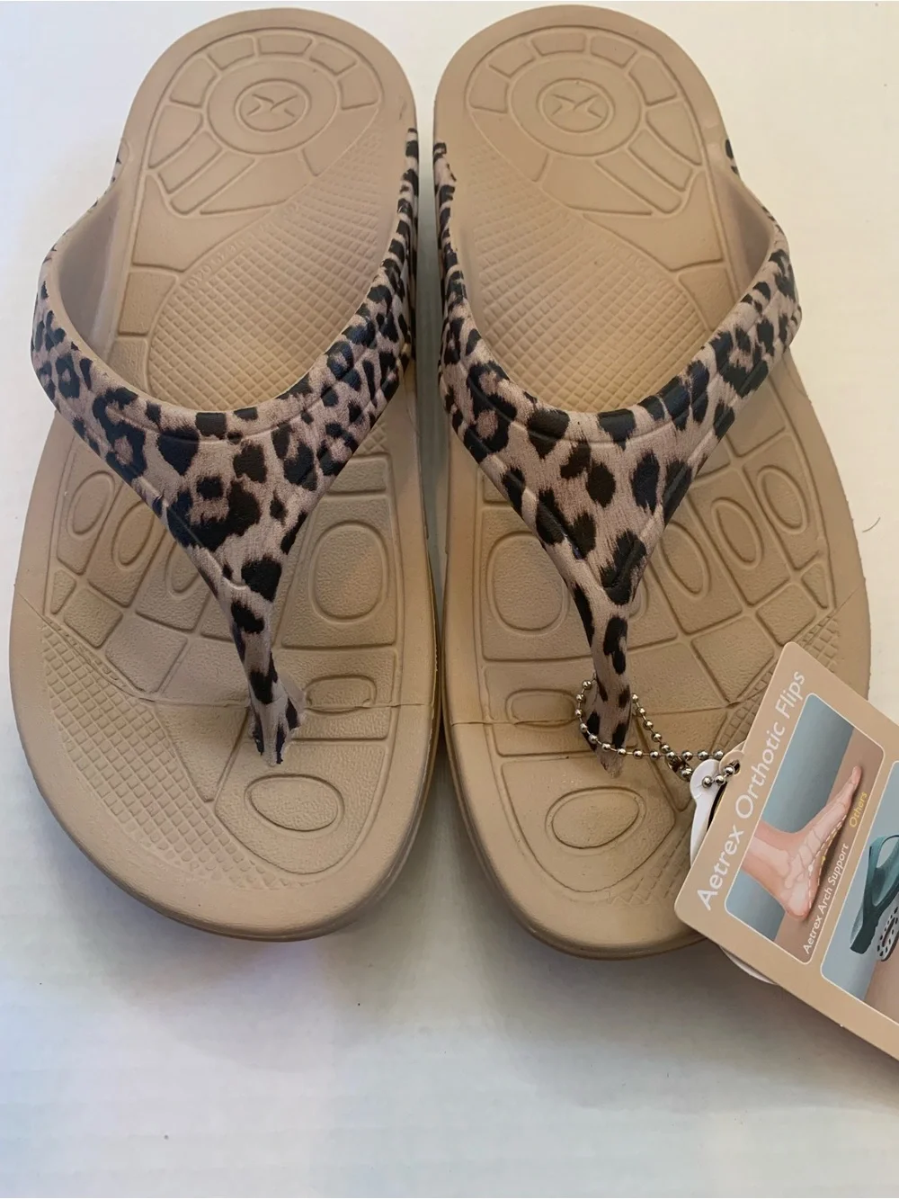 Aetrex Orthotic Flips Sandals in Leopard Print Women’s Size 9 NWT - Picture 2 of 7